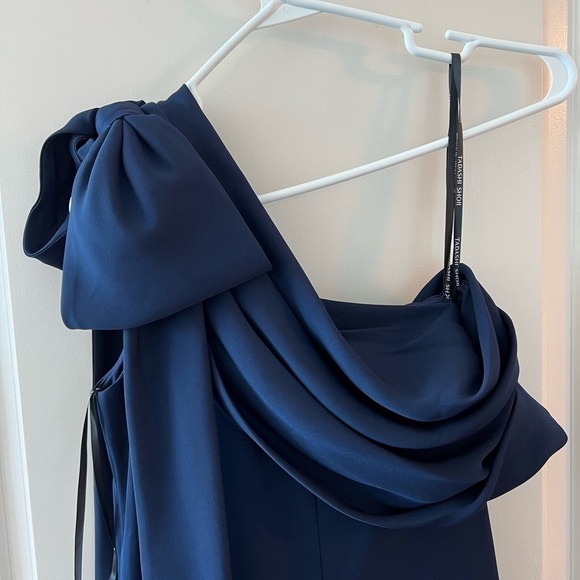 Tadashi Shoii Taffeta Bow One Shoulder Crepe Gown NWT - Picture 7 of 16